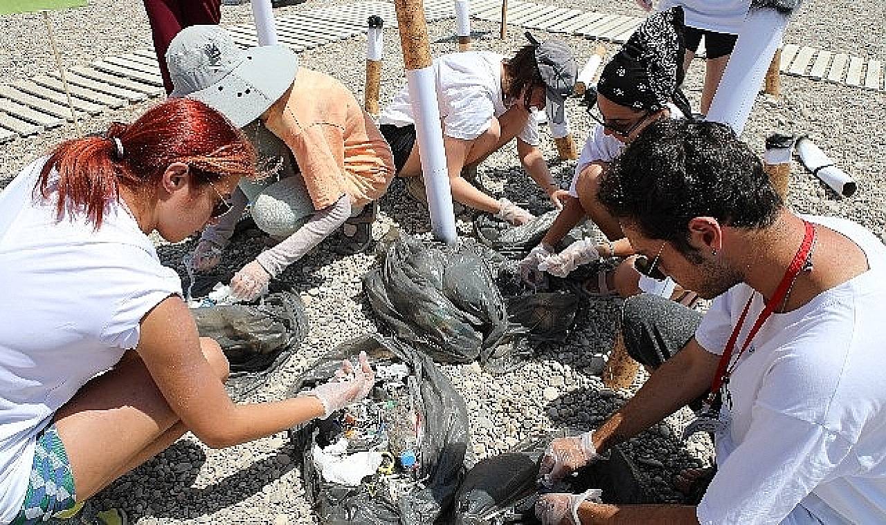 Plastiksiz Kıyılar, Plastiksiz Sular Projesi Konyaaltı Sahili'nde başladı