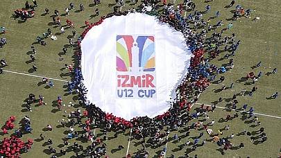 Uluslararası U12 İzmir Cup Turnuvası'nın Açılış Töreni Yapıldı